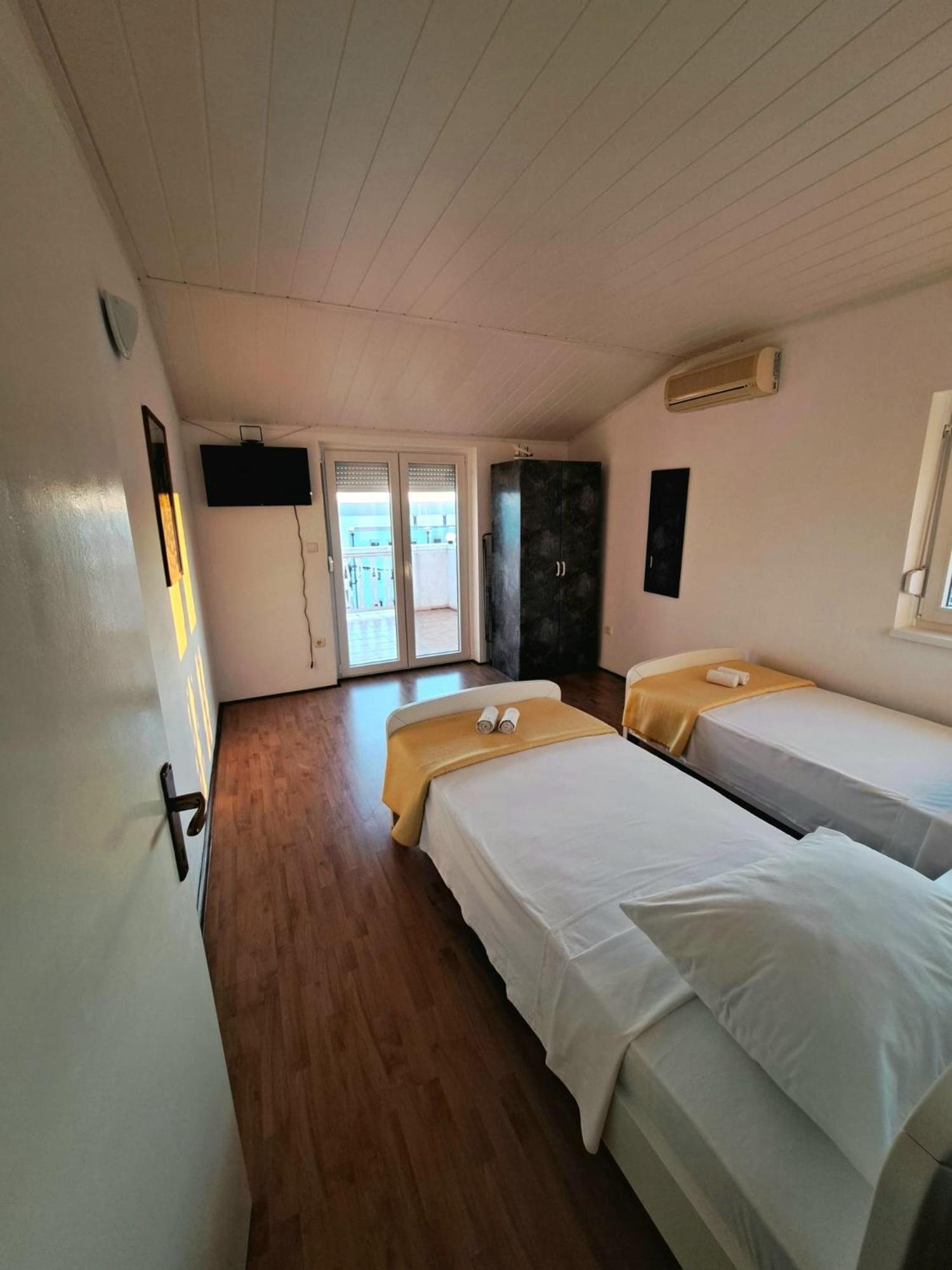 Apartments Maruna マスレニツァ エクステリア 写真